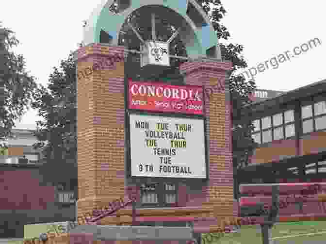 Vintage Photo Of Concordia High School, A Pillar Of Education In The Community For Over A Century. Concordia (Images Of America) Dena Bisnette